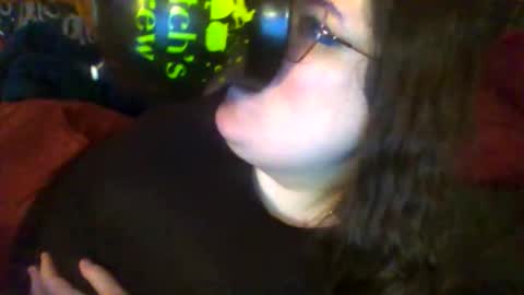 Snapshot of siofra chatting on 10/25/25, 01:29 Siofra online show from 10/25/25, 01:29