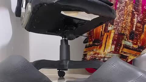 Snapshot of sir_kev66 chatting on 01/31/25, 12:28 only foot worshipers here online show from 01/31/25, 12:28