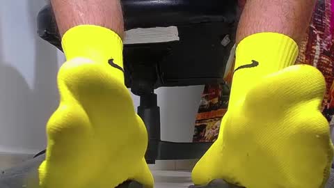 Snapshot of sir_kev66 chatting on 02/08/25, 12:17 only foot worshipers here online show from 02/08/25, 12:17