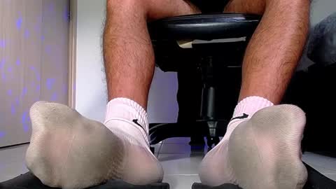 Snapshot of sir_kev66 chatting on 10/03/25, 09:12 only foot worshipers here online show from 10/03/25, 09:12