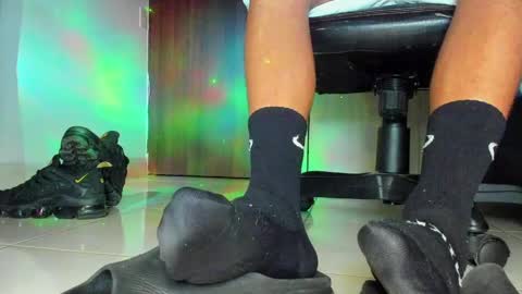 Snapshot of sir_kev66 chatting on 05/09/26, 04:28 only foot worshipers here online show from 05/09/26, 04:28