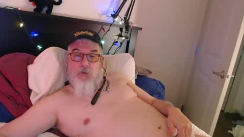 Snapshot of sirbeercan chatting on 02/24/25, 07:44 sir beer can the friendly hermit online show from 02/24/25, 07:44