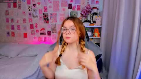 Snapshot of sirena_kennedy chatting on 07/16/26, 03:34 sirena kennedy online show from 07/16/26, 03:34