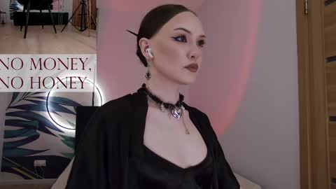 Snapshot of sirenaswhisper chatting on 05/03/26, 08:15 Goddess Sirena online show from 05/03/26, 08:15