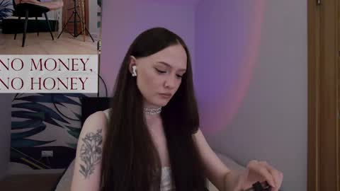 Snapshot of sirenaswhisper chatting on 05/13/26, 05:32 Goddess Sirena online show from 05/13/26, 05:32