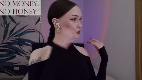 Snapshot of sirenaswhisper chatting on 06/16/26, 02:03 Goddess Sirena online show from 06/16/26, 02:03