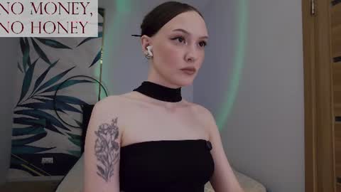 Snapshot of sirenaswhisper chatting on 07/04/26, 07:42 Goddess Sirena online show from 07/04/26, 07:42
