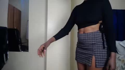 Snapshot of siri_saru chatting on 12/19/24, 12:45 Deey online show from 12/19/24, 12:45