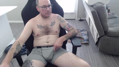 Snapshot of sirscotty831 chatting on 12/04/24, 08:40 Sir Scotty online show from 12/04/24, 08:40