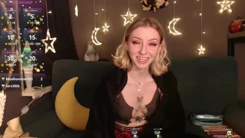 Snapshot of sirshamor chatting on 10/29/25, 08:21  SirshaMor   online show from 10/29/25, 08:21