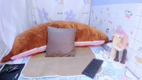 Snapshot of sisi_baby chatting on 09/30/25, 03:22 julila online show from 09/30/25, 03:22