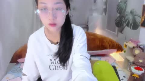 Snapshot of sisi_baby chatting on 11/11/25, 03:06 julila online show from 11/11/25, 03:06