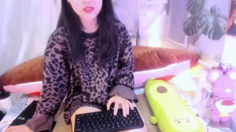 Snapshot of sisi_baby chatting on 11/14/25, 03:27 julila online show from 11/14/25, 03:27