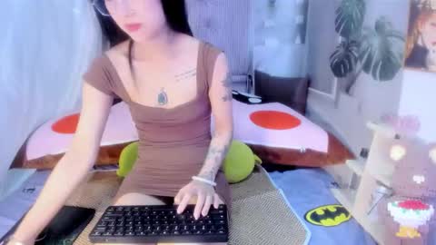 Snapshot of sisi_baby chatting on 11/22/25, 03:38 julila online show from 11/22/25, 03:38