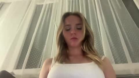 Snapshot of sisi_bunny chatting on 05/11/26, 07:44 Sisi Bunny online show from 05/11/26, 07:44