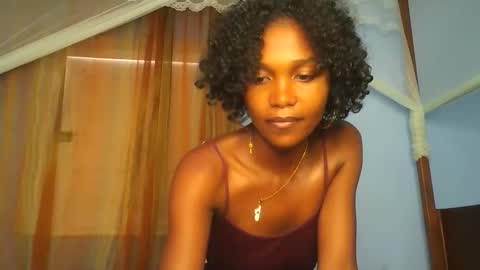 Snapshot of sissi0325 chatting on 02/05/26, 09:03 Sissi0325 online show from 02/05/26, 09:03