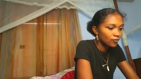 Snapshot of sissi0325 chatting on 03/02/26, 06:58 Sissi0325 online show from 03/02/26, 06:58