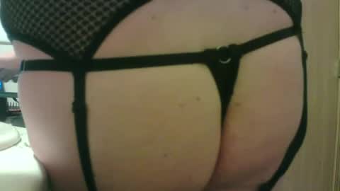 Snapshot of sissycrissy4545 chatting on 05/19/26, 09:37 sissycrissy4545 online show from 05/19/26, 09:37