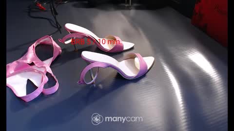 Snapshot of sissyslut6111 chatting on 09/11/25, 09:42 Sissyslut6111 online show from 09/11/25, 09:42