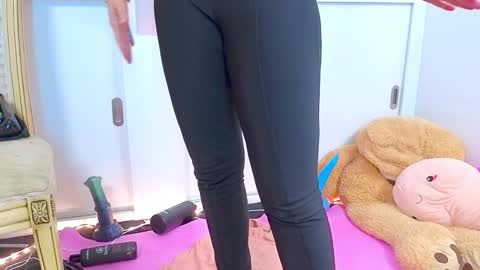 Elise online show from 03/21/26, 01:16