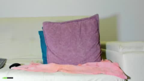 Snapshot of sixelaando chatting on 10/14/25, 02:18 sixelaando online show from 10/14/25, 02:18