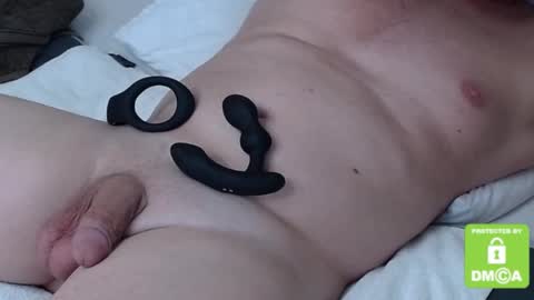 Snapshot of sixpak7 chatting on 12/21/24, 01:10 Sixpak7 online show from 12/21/24, 01:10