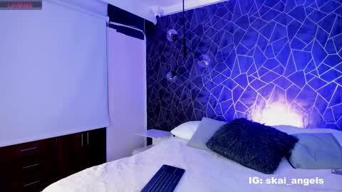 SKAILYN ANGELS online show from 11/25/25, 06:02