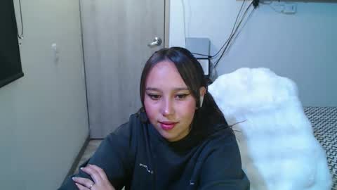 Snapshot of skarlet_adams chatting on 11/14/25, 12:09 Alice online show from 11/14/25, 12:09
