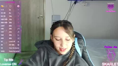 Snapshot of skarlet_adams chatting on 11/26/25, 09:49 Alice online show from 11/26/25, 09:49