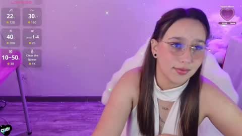 Snapshot of skarlet_adams chatting on 07/22/26, 07:16 Alice online show from 07/22/26, 07:16