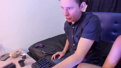 Snapshot of skarleth_and_aaron chatting on 03/11/25, 04:07 Skarleth and Aaron online show from 03/11/25, 04:07