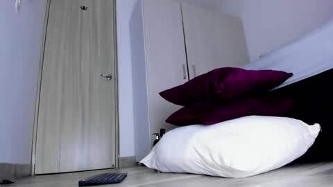 Skarlet online show from 11/21/25, 04:55