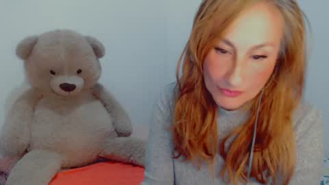 Snapshot of skarlett2072 chatting on 12/22/24, 11:09 Arlett online show from 12/22/24, 11:09