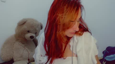 Snapshot of skarlett2072 chatting on 12/28/24, 04:30 Arlett online show from 12/28/24, 04:30