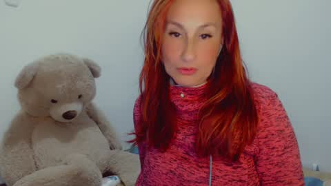 Snapshot of skarlett2072 chatting on 12/30/24, 12:22 Arlett online show from 12/30/24, 12:22