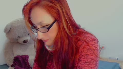 Snapshot of skarlett2072 chatting on 12/30/24, 01:14 Arlett online show from 12/30/24, 01:14