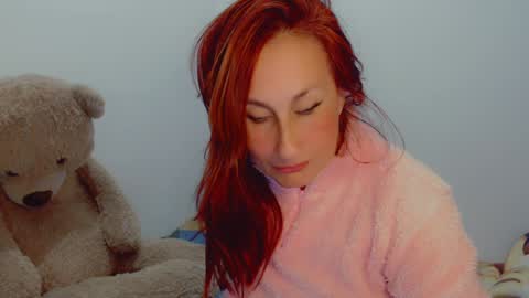 Snapshot of skarlett2072 chatting on 01/04/25, 03:40 Arlett online show from 01/04/25, 03:40