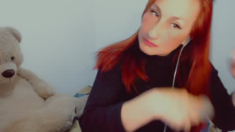 Snapshot of skarlett2072 chatting on 01/06/25, 11:31 Arlett online show from 01/06/25, 11:31