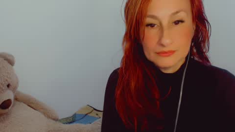 Snapshot of skarlett2072 chatting on 01/07/25, 12:20 Arlett online show from 01/07/25, 12:20