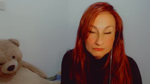 Snapshot of skarlett2072 chatting on 01/08/25, 04:02 Arlett online show from 01/08/25, 04:02