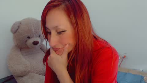 Snapshot of skarlett2072 chatting on 01/11/25, 05:51 Arlett online show from 01/11/25, 05:51