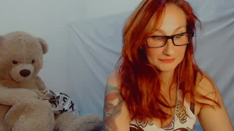 Snapshot of skarlett2072 chatting on 01/28/25, 01:08 Arlett online show from 01/28/25, 01:08