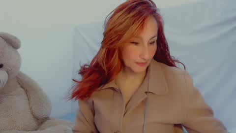 Snapshot of skarlett2072 chatting on 01/29/25, 01:28 Arlett online show from 01/29/25, 01:28