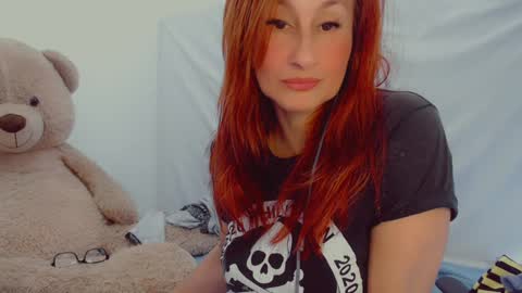 Snapshot of skarlett2072 chatting on 02/01/25, 06:40 Arlett online show from 02/01/25, 06:40