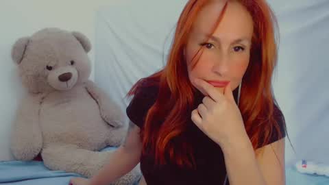 Snapshot of skarlett2072 chatting on 02/10/25, 01:55 Arlett online show from 02/10/25, 01:55