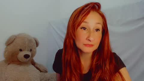 Snapshot of skarlett2072 chatting on 02/14/25, 06:45 Arlett online show from 02/14/25, 06:45