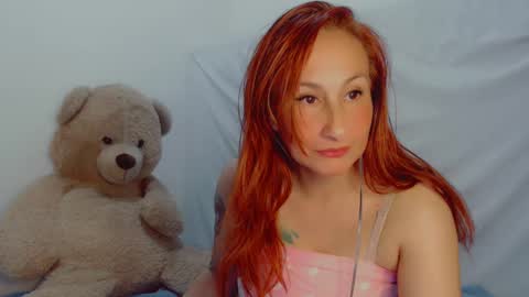 Snapshot of skarlett2072 chatting on 02/18/25, 01:10 Arlett online show from 02/18/25, 01:10