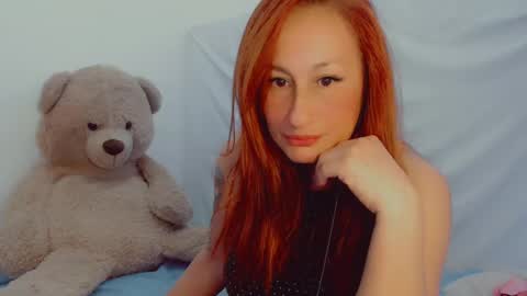 Snapshot of skarlett2072 chatting on 02/19/25, 12:22 Arlett online show from 02/19/25, 12:22