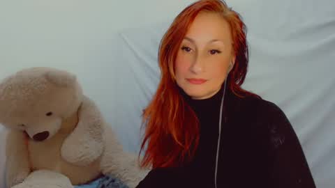 Snapshot of skarlett2072 chatting on 02/22/25, 04:40 Arlett online show from 02/22/25, 04:40