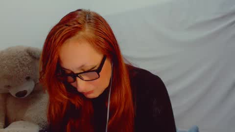 Snapshot of skarlett2072 chatting on 02/23/25, 03:13 Arlett online show from 02/23/25, 03:13